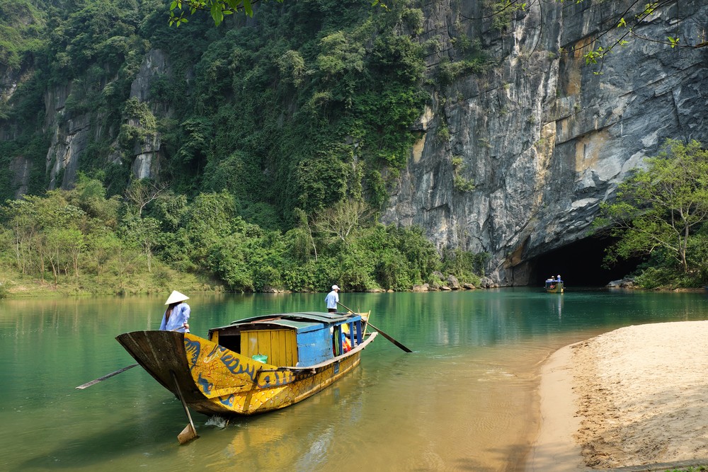 Dong Hoi – Paradise Cave – Phong Nha Cave Photo 1