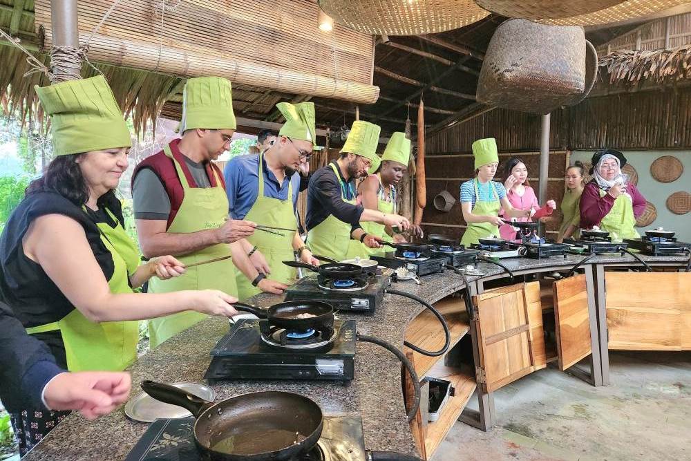 Cooking and lantern-making in Hoi An