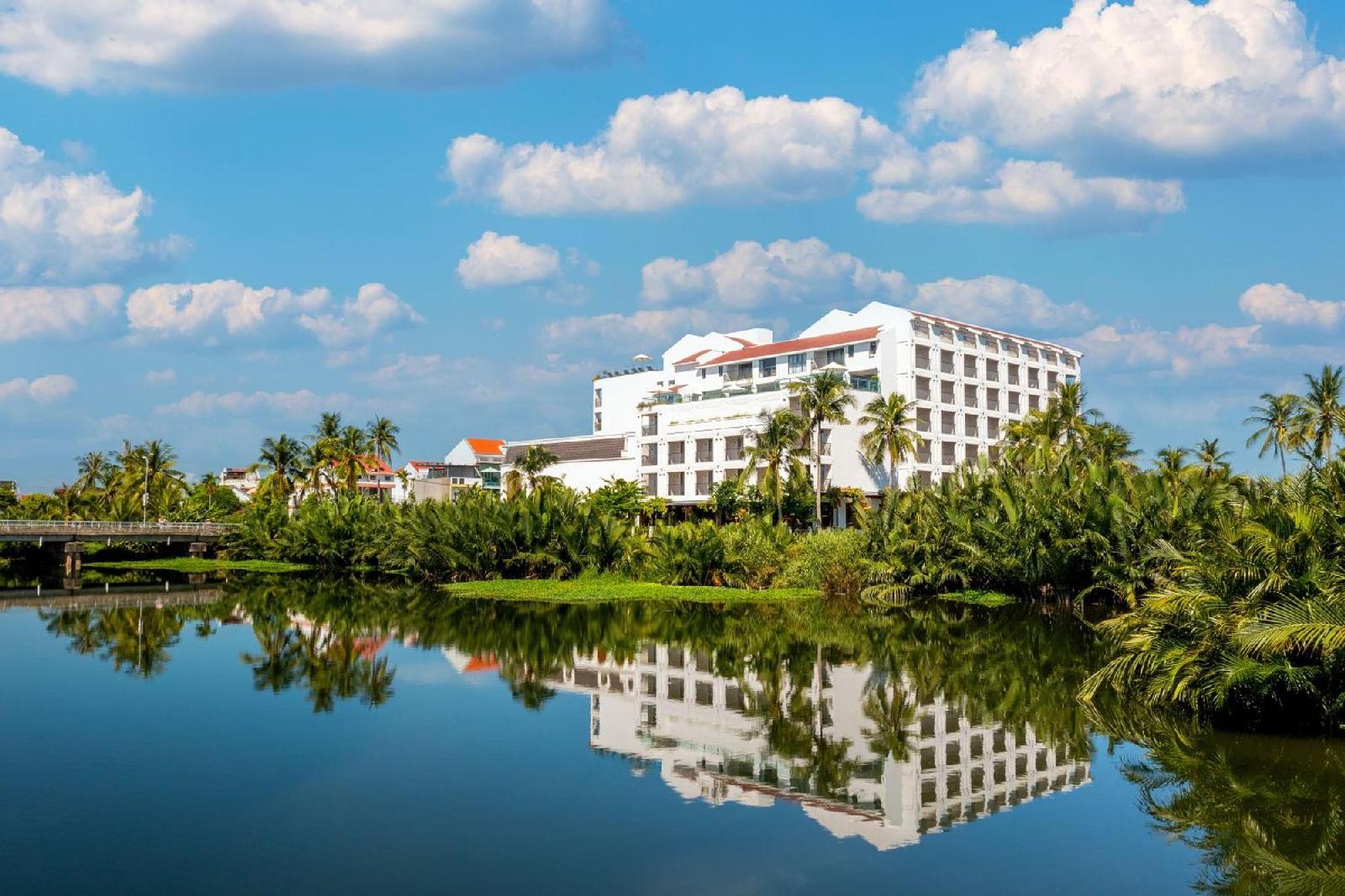 Little Oasis is a boutique luxury hotel & spa in Hoi An
