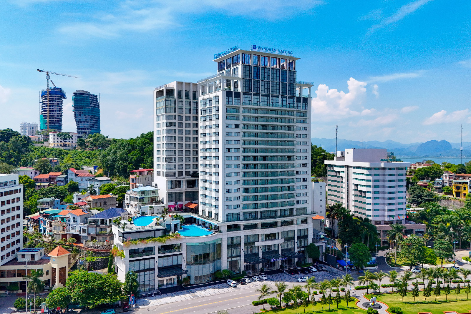 Wyndham Legend Ha Long is a luxury hotel located in the heart of Ha Long Bay