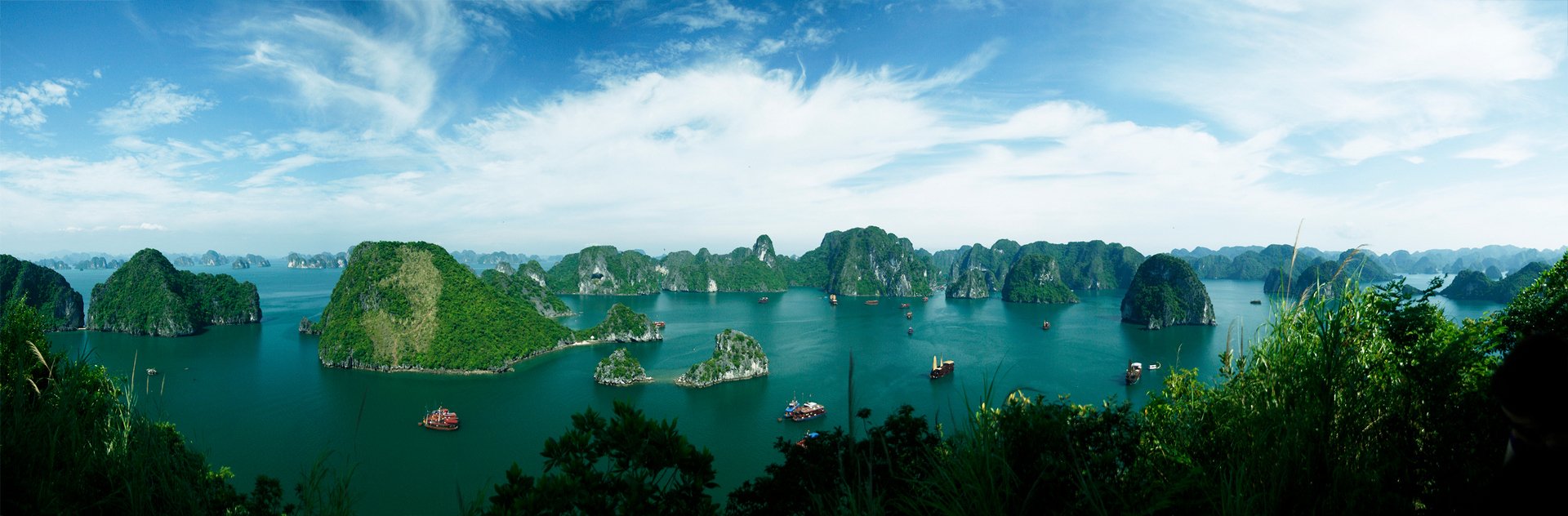 Classic Ha Long Bay Day Tour from Hanoi