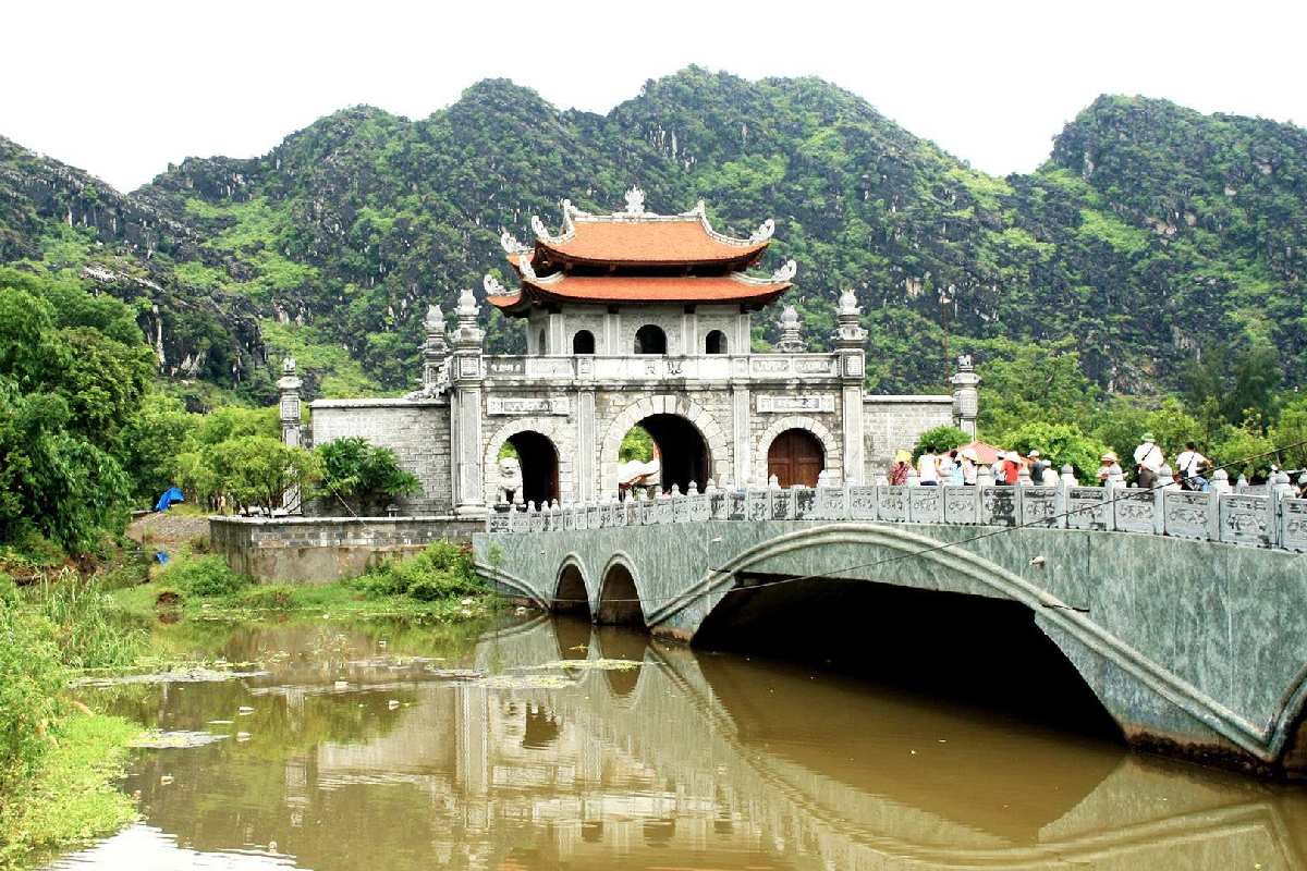 Hanoi – Ninh Binh – Trang An Complex – Hoa Lu (-/-/-) Photo 1
