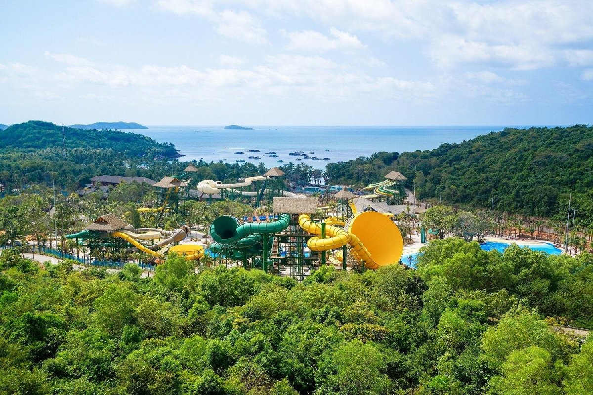 Thrilling Phu Quoc Tour – Speedboat & Cable Car Photo 1